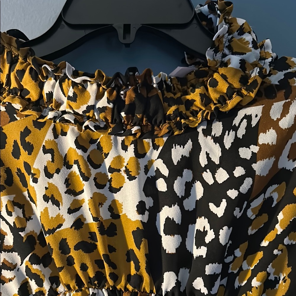 Leopard Print Ruffle Blouse - Picture 2 of 4